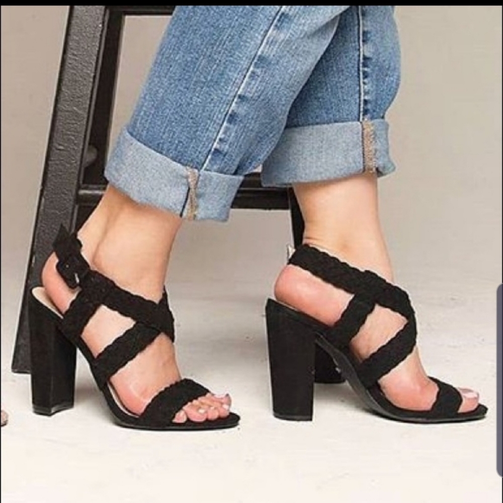 💋N💋W💋T.      Black low pump